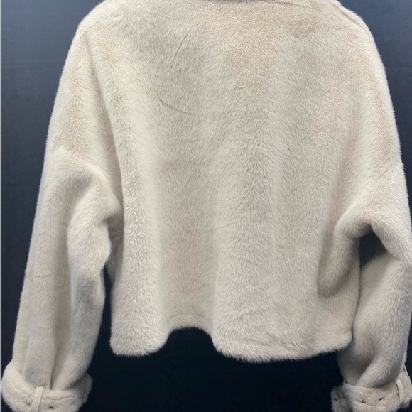 AKIRA Cream Fuzzy Bomber Jacket W LG. Pockets Buckle details PREPPY CITY - Picture 2 of 16